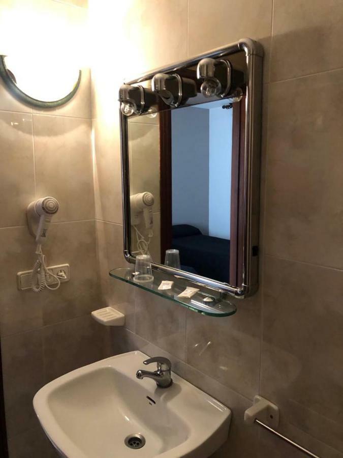 Hotel Lago 阿罗萨新镇 外观 照片